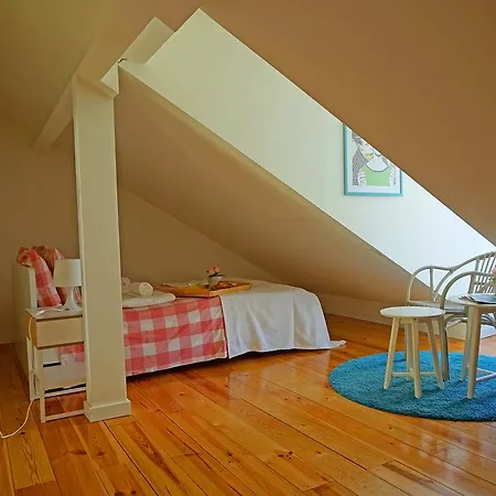 Apartamento Cozy Attic Up To 4 Guests