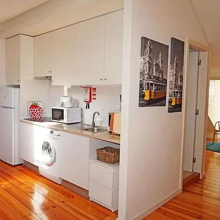 Cozy Attic Up To 4 Guests * Lisbon