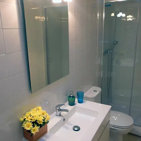 Cozy Attic Up To 4 Guests Lisbon